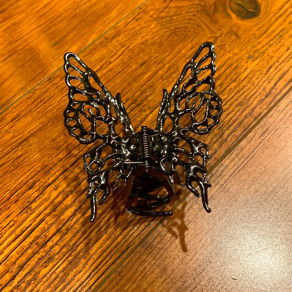 Butterfly hair clip